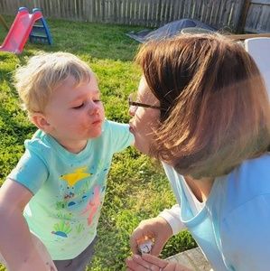 Meet your Posher, Laura